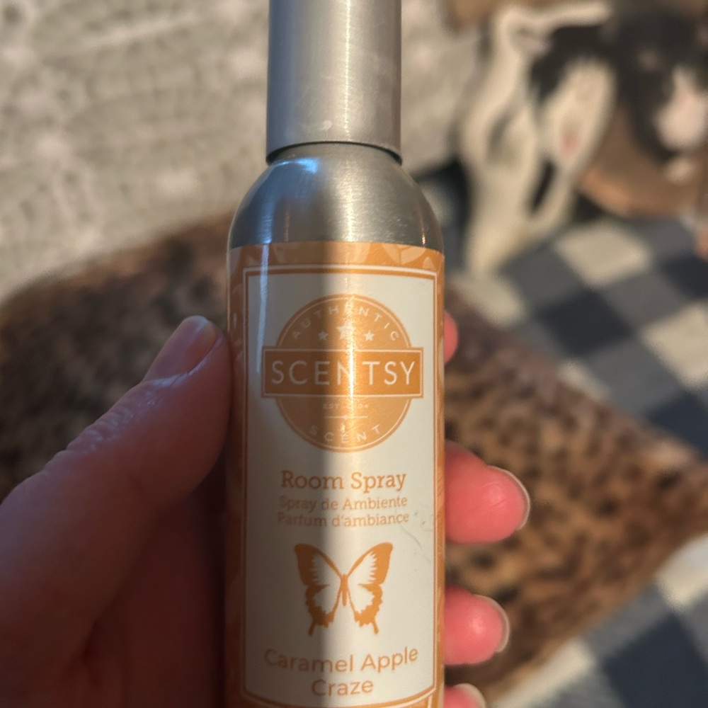 Scentsy Caramel Apple Craze Room Spray - Orange and Silver
